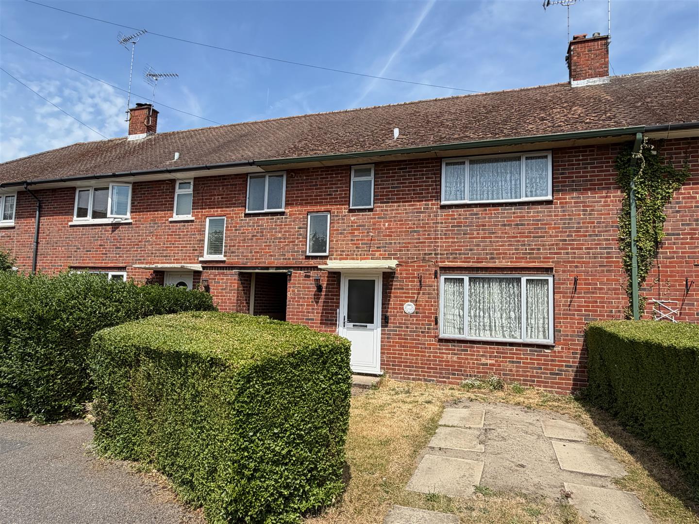 Oakdene, Chobham, GU24 8PS